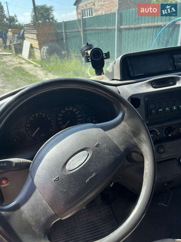 Евакуатор Ford Transit 2001 в Миколаєві