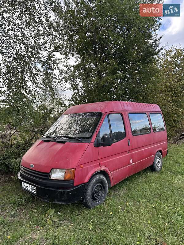 Грузопассажирский фургон Ford Transit 1991 в 