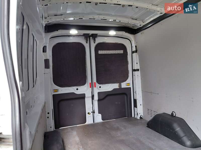 Вантажний фургон Ford Transit 2019 в Івано-Франківську