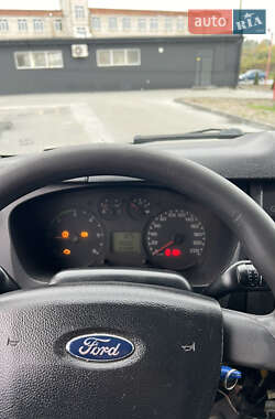 Грузовой фургон Ford Transit 2006 в 