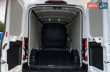 Грузовой фургон Ford Transit 2021 в 