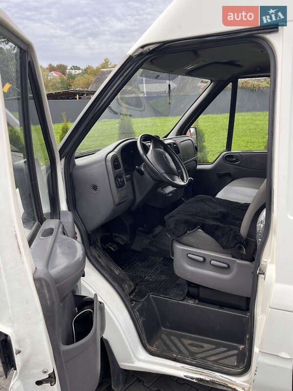 Вантажний фургон Ford Transit 2004 в Чернівцях фото 7 Вантажний фургон Ford Transit 2004 в Чернівцях