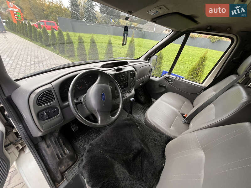 Вантажний фургон Ford Transit 2004 в Чернівцях фото 8 Вантажний фургон Ford Transit 2004 в Чернівцях