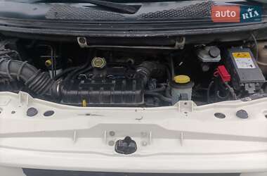 Вантажний фургон Ford Transit 2005 в  фото 14 Вантажний фургон Ford Transit 2005 в