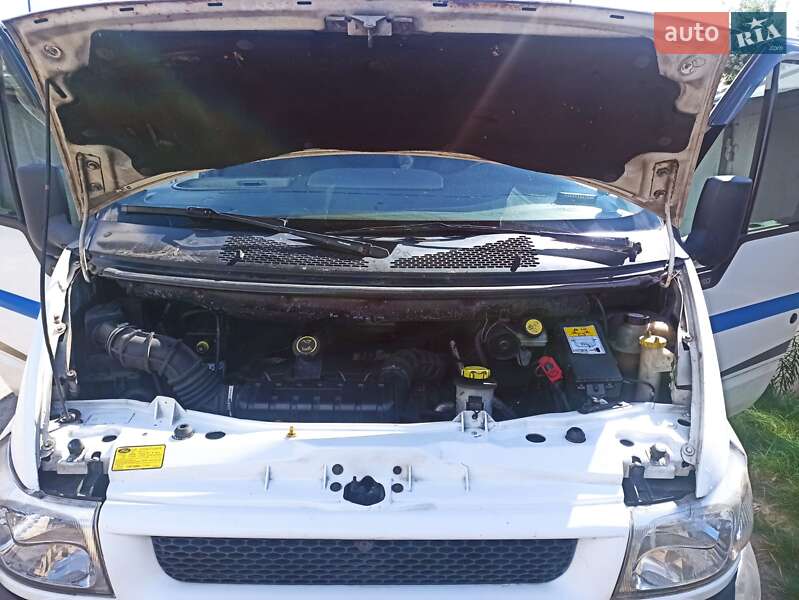 Микроавтобус Ford Transit 2005 в Киеве