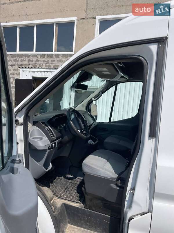 Грузовой фургон Ford Transit 2016 в Львове