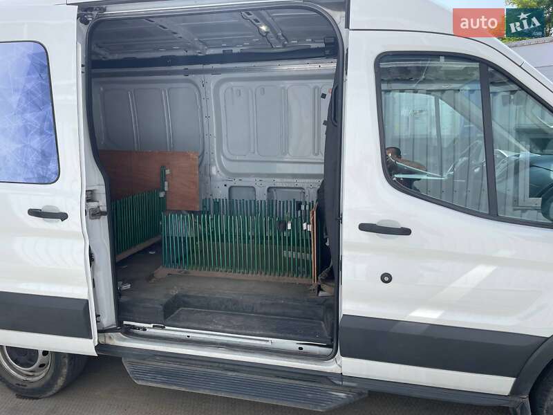 Грузовой фургон Ford Transit 2016 в Львове