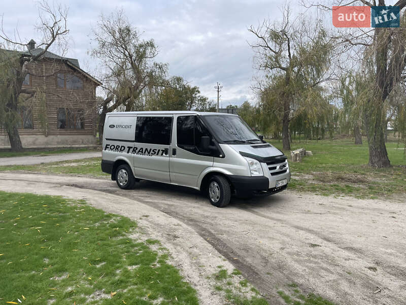 Грузовой фургон Ford Transit 2008 в Николаеве