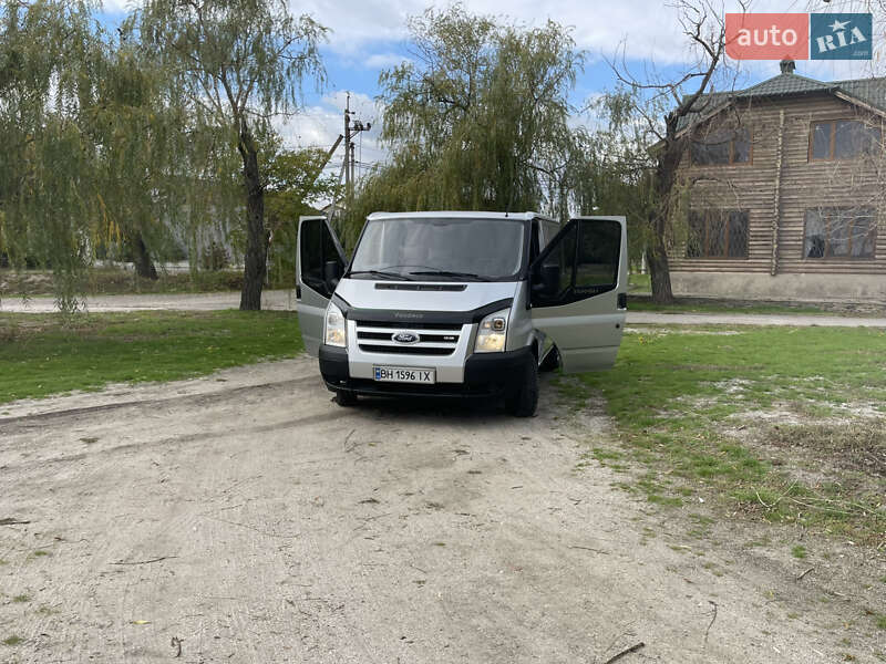Грузовой фургон Ford Transit 2008 в Николаеве