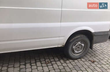 Вантажний фургон Ford Transit 2003 в 