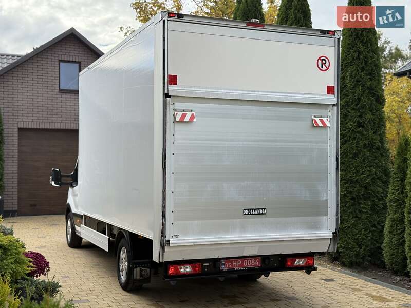 Вантажний фургон Ford Transit 2021 в Радивиліві