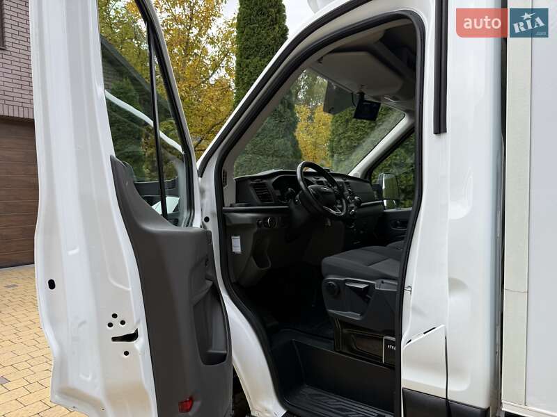 Вантажний фургон Ford Transit 2021 в Радивиліві