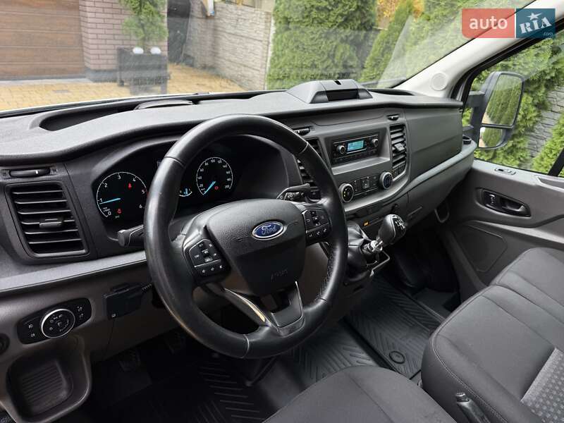 Вантажний фургон Ford Transit 2021 в Радивиліві