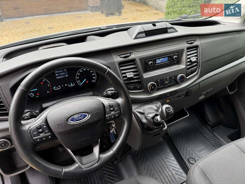 Вантажний фургон Ford Transit 2021 в Радивиліві