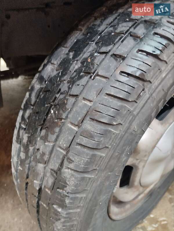 Грузовой фургон Ford Transit 2005 в Никополе