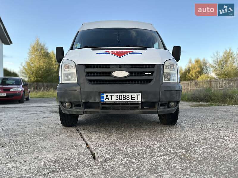 Вантажний фургон Ford Transit 2006 в Калуші