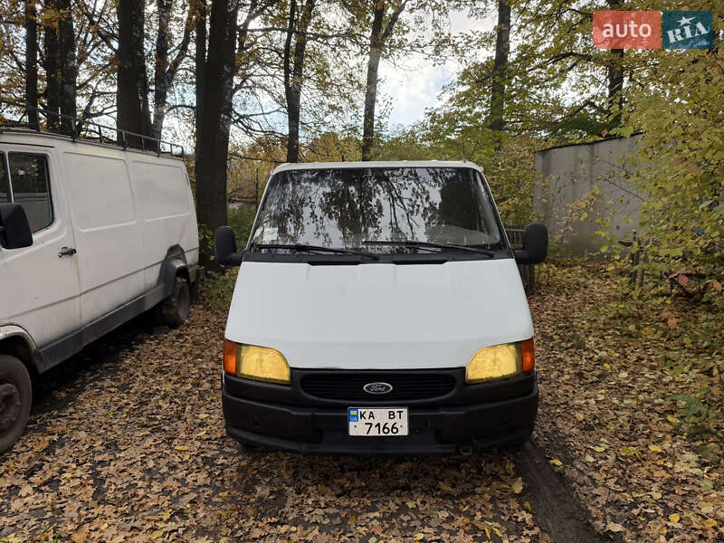 Грузовой фургон Ford Transit 1999 в Умани
