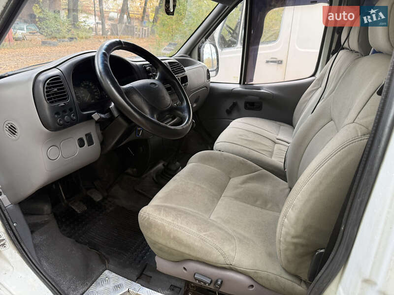 Грузовой фургон Ford Transit 1999 в Умани