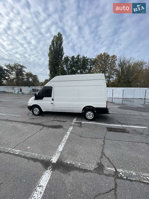 Грузовой фургон Ford Transit 2003 в Кременчуге