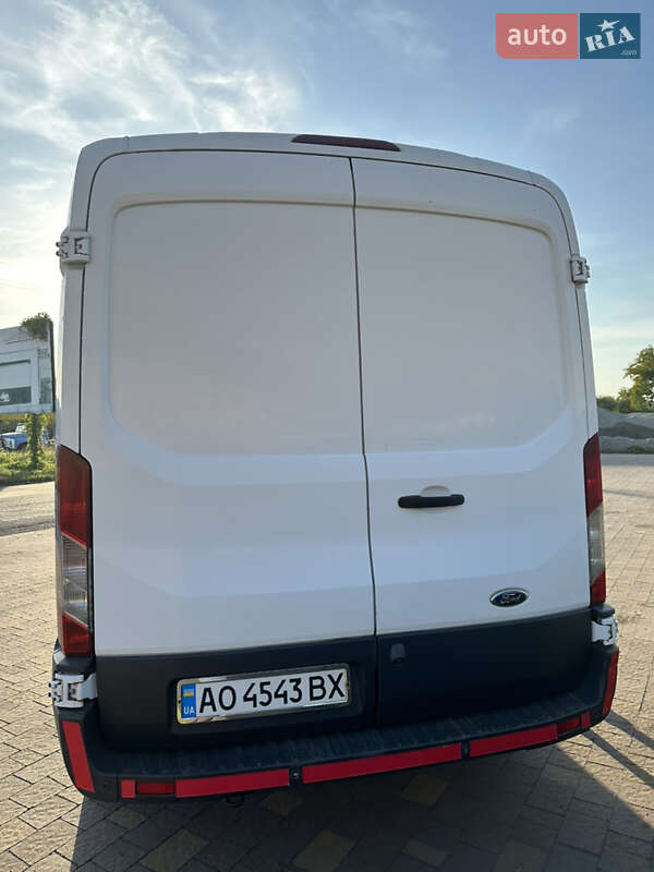 Вантажний фургон Ford Transit 2014 в Іршаві