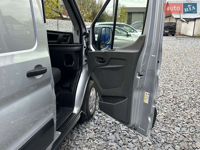 Грузовой фургон Ford Transit 2020 в Ровно