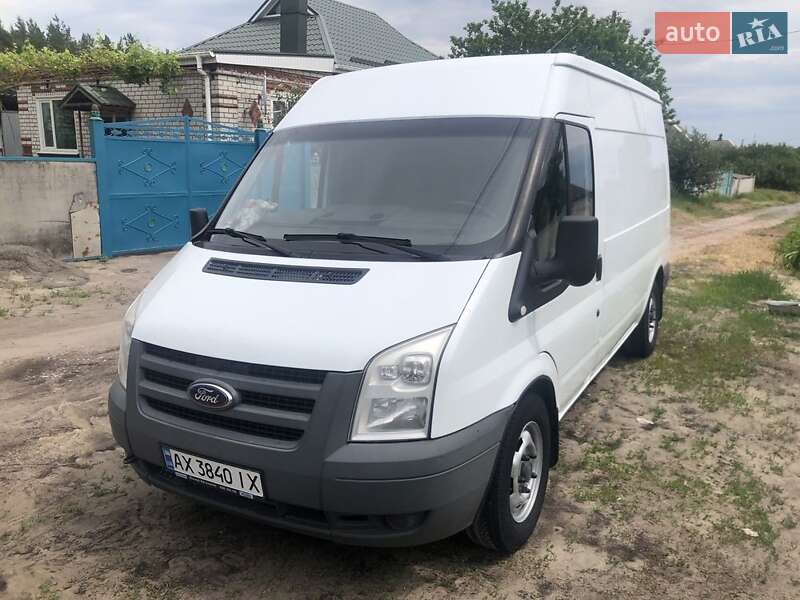 Вантажний фургон Ford Transit 2011 в Чугуєві