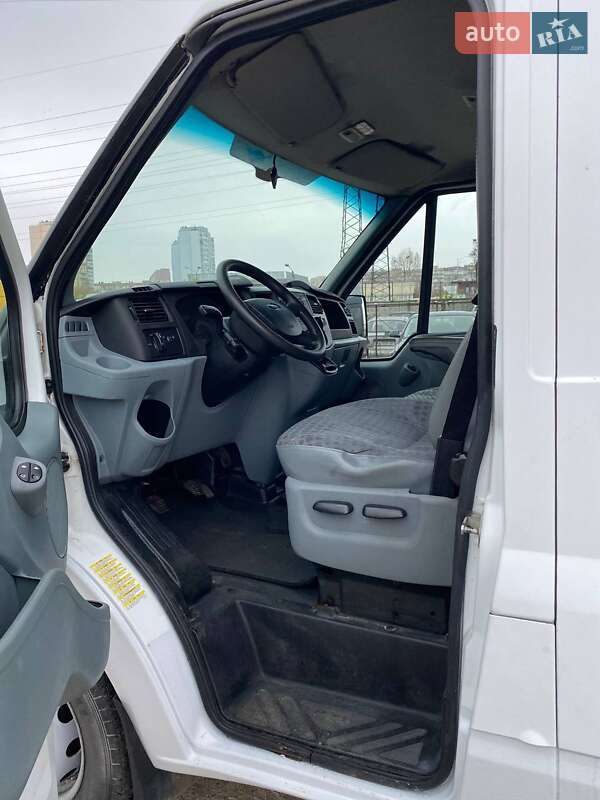 Грузовой фургон Ford Transit 2011 в Киеве