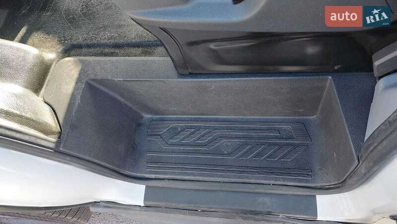 Микроавтобус грузовой (до 3,5т) Ford Transit 2016 в Луцке фото 3 Микроавтобус грузовой (до 3,5т) Ford Transit 2016 в Луцке