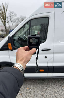 Вантажний фургон Ford Transit 2019 в Умані