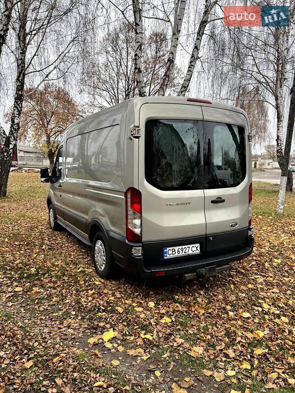 Вантажний фургон Ford Transit 2015 в Чернігові