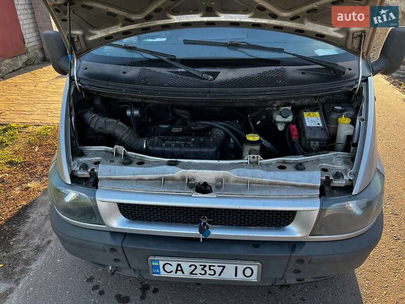 Грузовой фургон Ford Transit 2005 в Киеве