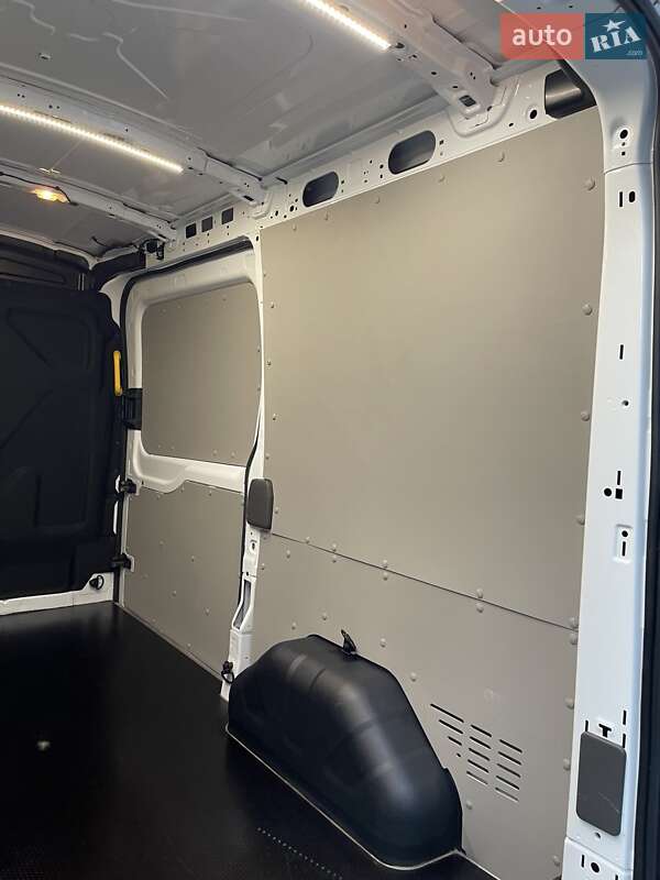 Вантажний фургон Ford Transit 2019 в Львові