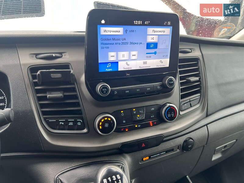 Вантажний фургон Ford Transit 2022 в Бродах