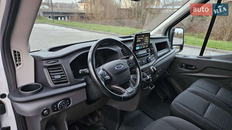Вантажний фургон Ford Transit 2021 в Бережанах