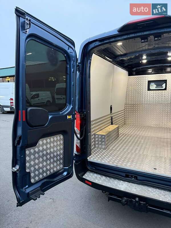 Вантажний фургон Ford Transit 2019 в Луцьку