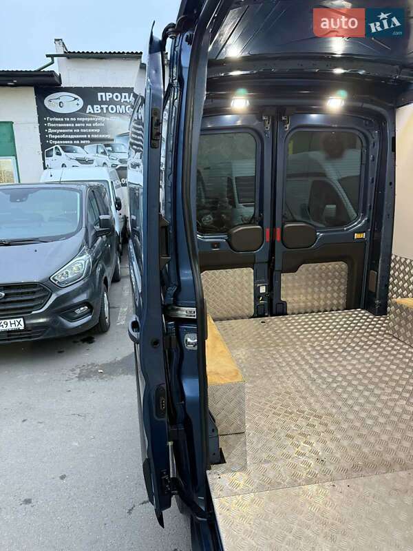 Вантажний фургон Ford Transit 2019 в Луцьку