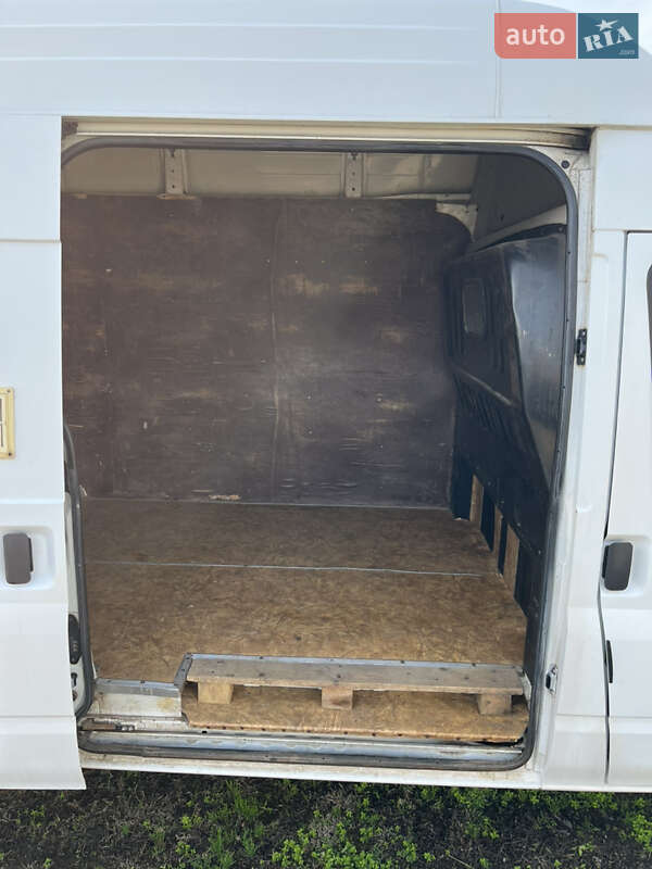 Грузовой фургон Ford Transit 2007 в Сарате фото 4 Грузовой фургон Ford Transit 2007 в Сарате