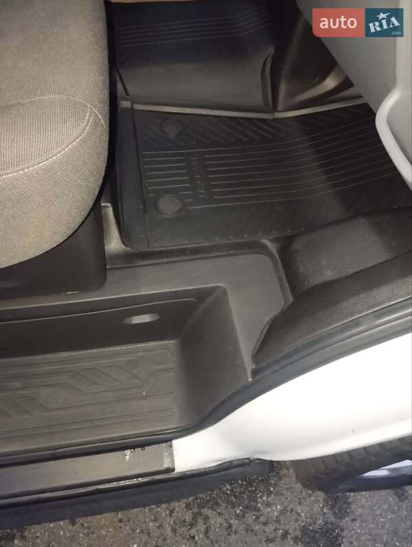 Грузовой фургон Ford Transit 2017 в Киеве фото 17 Грузовой фургон Ford Transit 2017 в Киеве