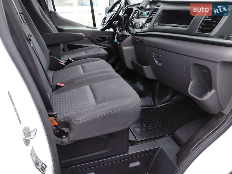 Вантажний фургон Ford Transit 2020 в Івано-Франківську
