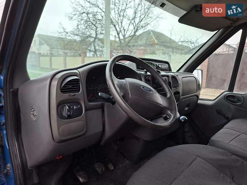 Грузовой фургон Ford Transit 2003 в Николаеве