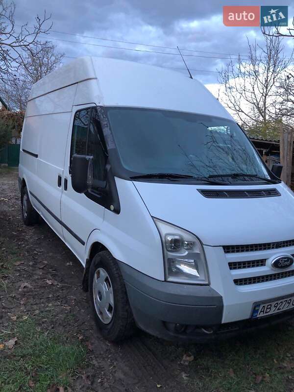 Грузовой фургон Ford Transit 2012 в Виннице