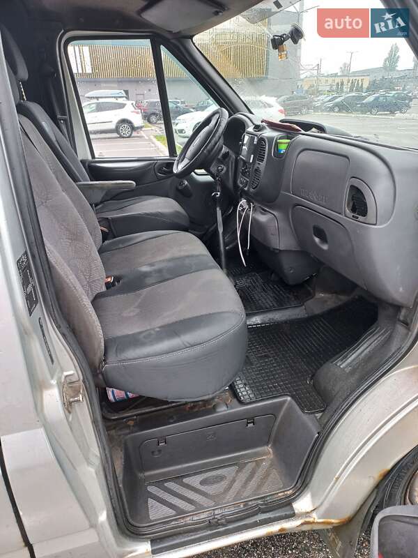 Грузовой фургон Ford Transit 2004 в Киеве фото 5 Грузовой фургон Ford Transit 2004 в Киеве