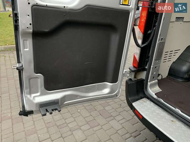 Микроавтобус грузовой (до 3,5т) Ford Transit 2020 в Ровно фото 17 Микроавтобус грузовой (до 3,5т) Ford Transit 2020 в Ровно
