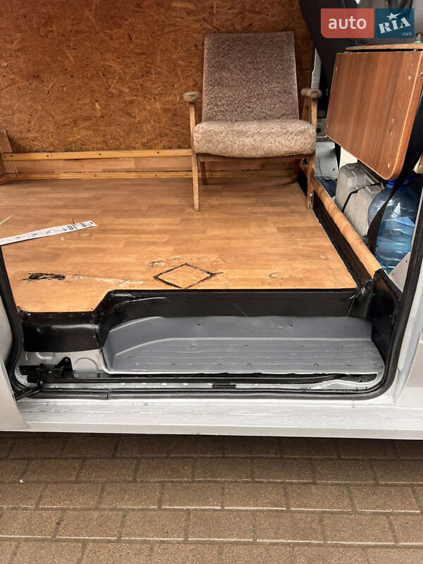 Грузовой фургон Ford Transit 1998 в Виннице