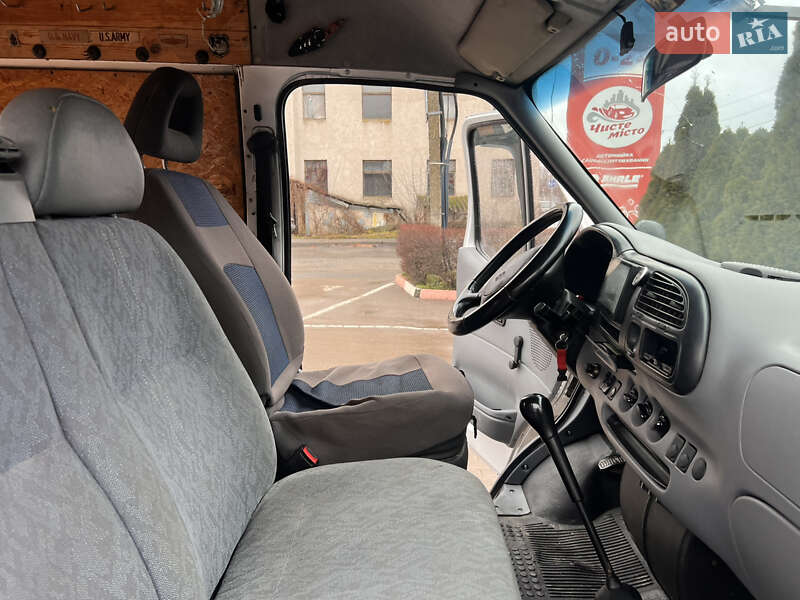 Грузовой фургон Ford Transit 1998 в Виннице
