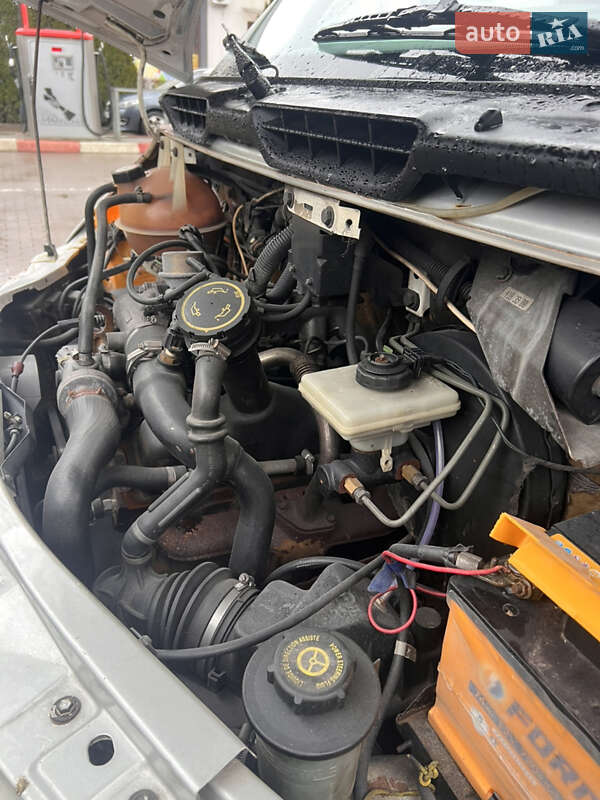 Грузовой фургон Ford Transit 1998 в Виннице