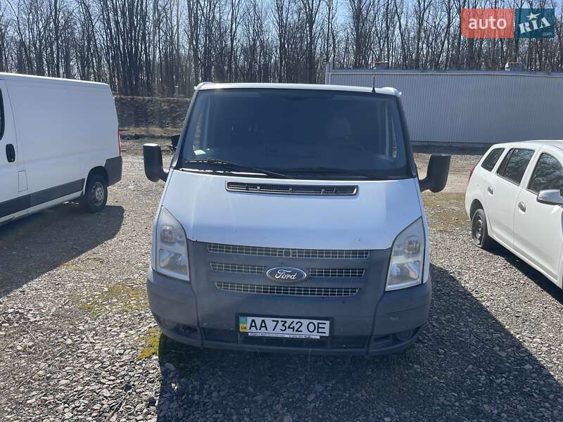 Грузовой фургон Ford Transit 2013 в Киеве фото Грузовой фургон Ford Transit 2013 в Киеве