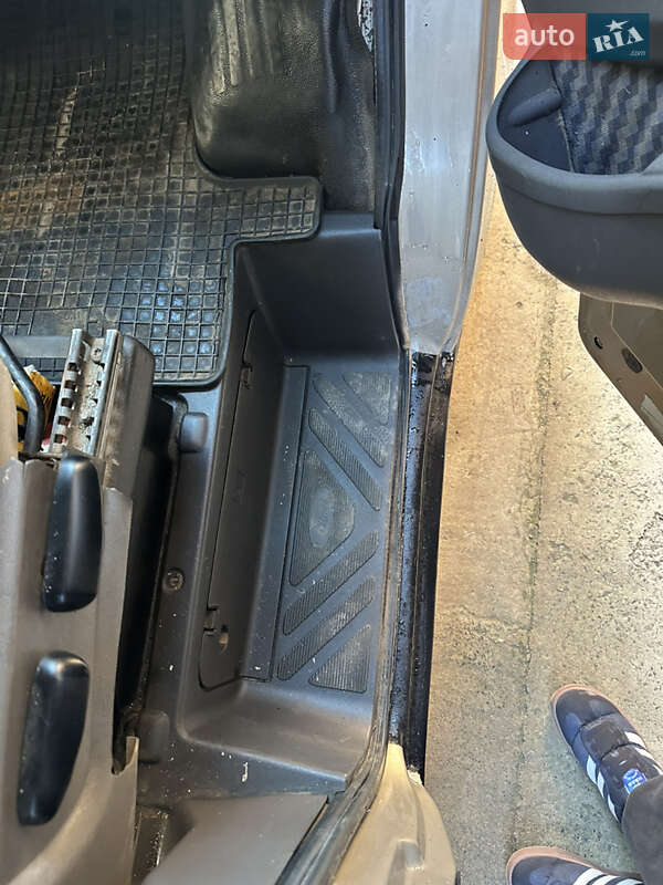 Грузопассажирский фургон Ford Transit 2002 в Балте фото 11 Грузопассажирский фургон Ford Transit 2002 в Балте