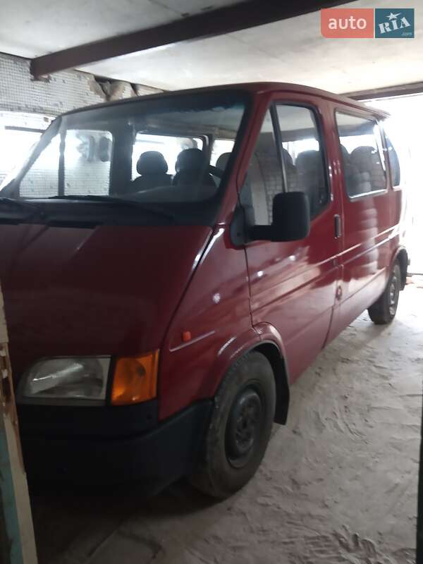 Минивэн Ford Transit 1992 в Вараше