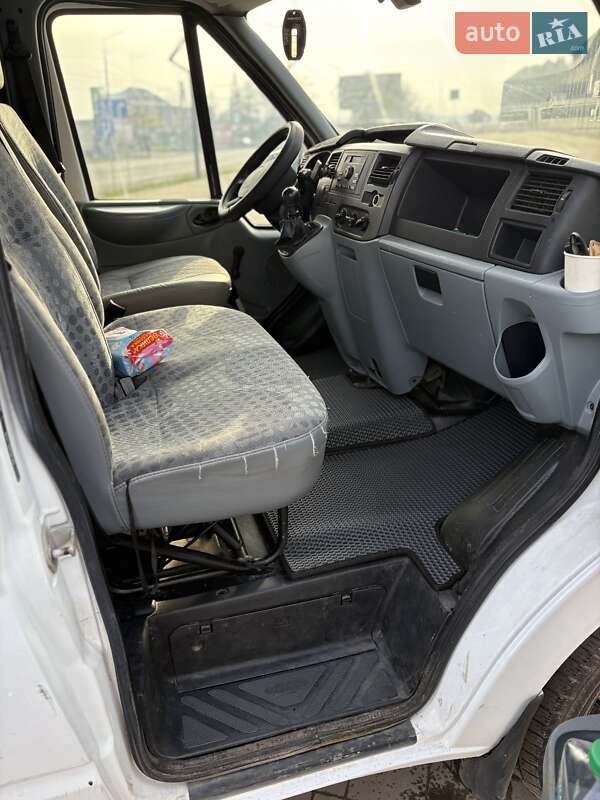 Грузовик Ford Transit 2007 в Ивано-Франковске